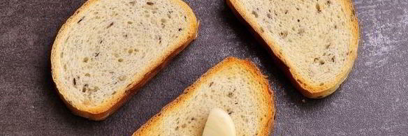 бутерброды с баклажанами, помидорами и чесноком