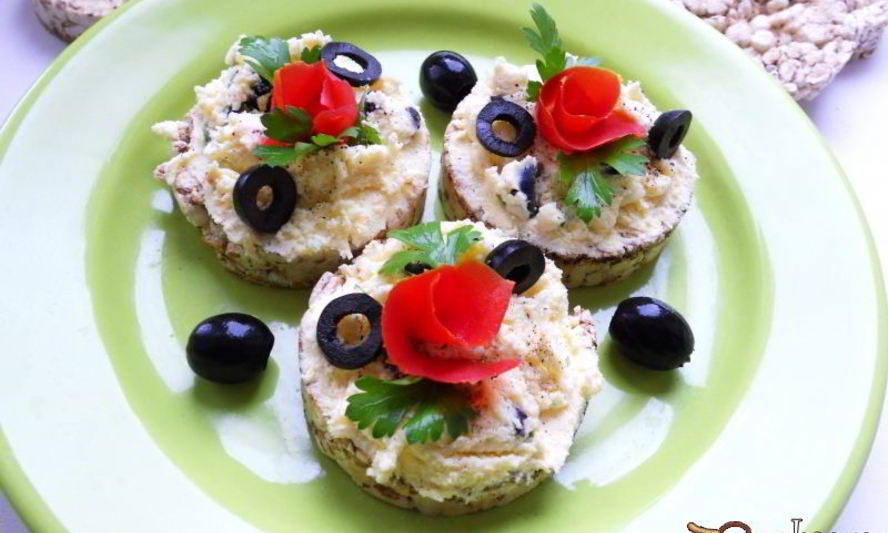 Рецепт бутербродов с домашним мягким сыром на хлебцах