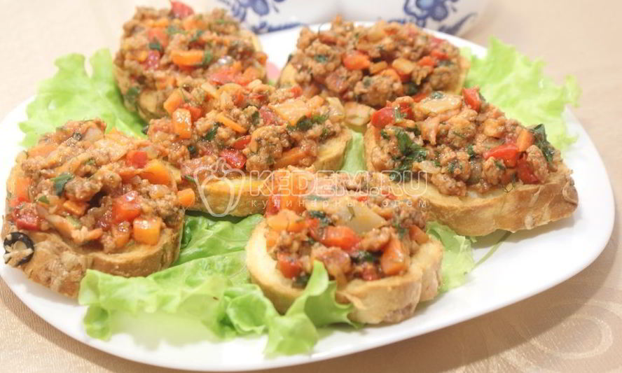 Рецепт бутербродов с фаршем и томатным соусом