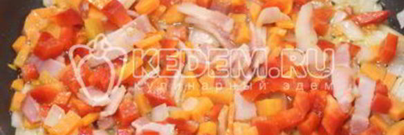 бутерброды с фаршем и томатным соусом