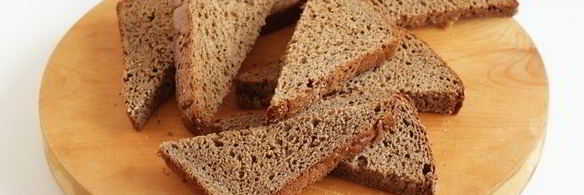 бутерброды с икрой сельди и огурцом