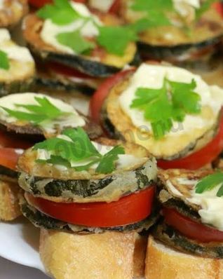 Бутерброды с кабачками и помидорами