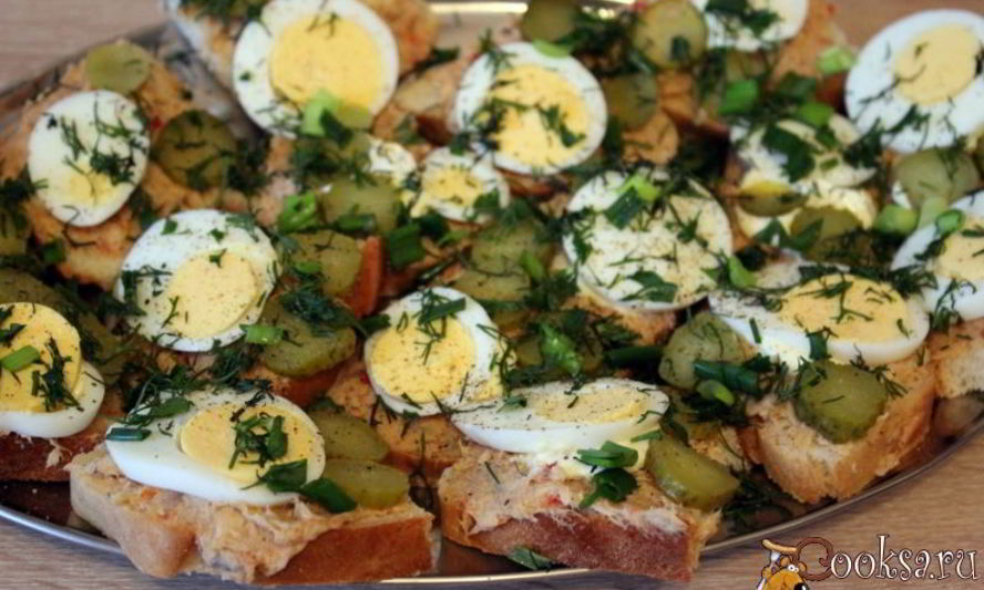 Рецепт бутербродов с консервированным лососем