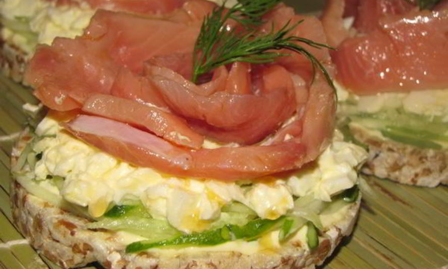 Рецепт бутербродов с огурцом и горбушей