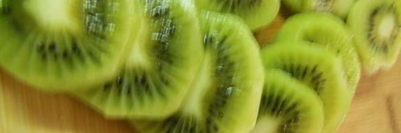 бутерброды с селедкой и киви