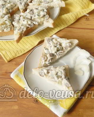 Бутерброды с шампиньонами и сыром