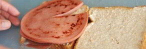 бутерброды с вареной колбасой