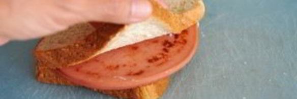 бутерброды с вареной колбасой