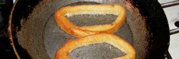 бутерброды с яйцом, майонезом, чесноком и сыром