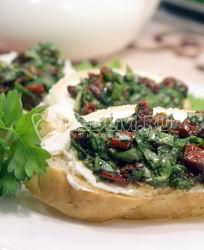 Бутерброды с зеленью и творожным сыром