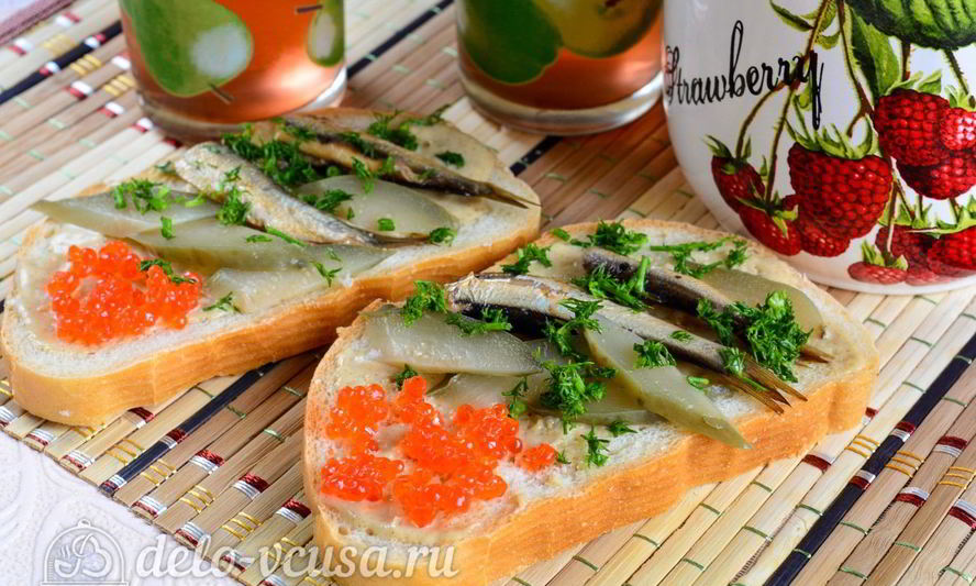 Рецепт бутербродов со шпротами и икрой