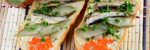 бутерброды со шпротами и икрой