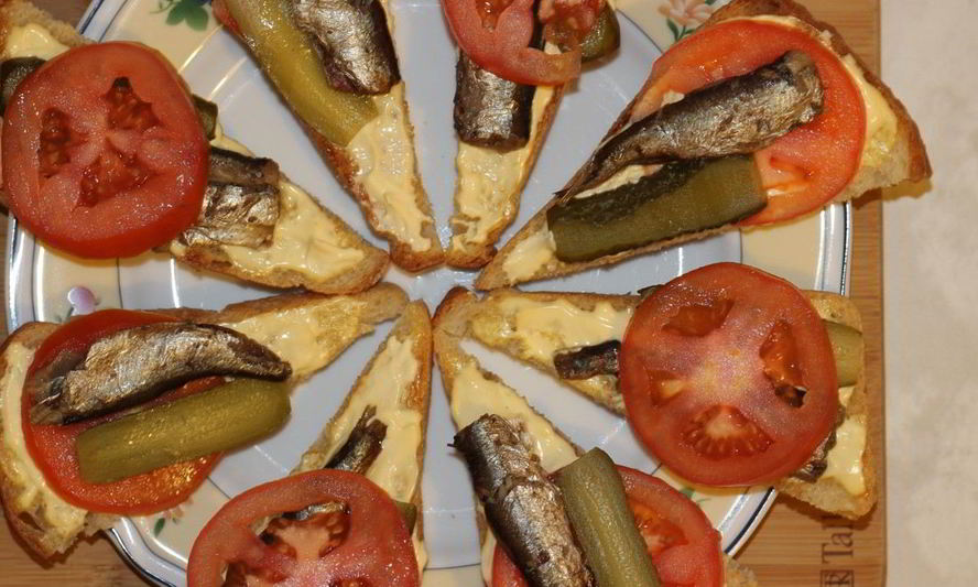 Рецепт бутербродов со шпротами