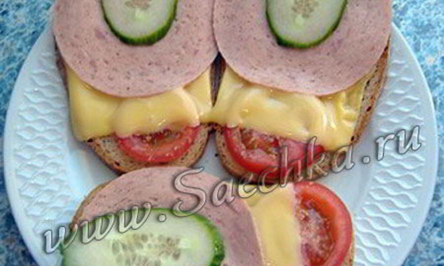 Рецепт горячих бутербродов с сыром и помидором