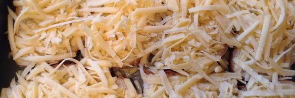 горячие бутерброды с сыром, помидорами и чесноком