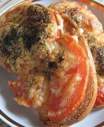 Горячий бутерброд с сыром и помидорами