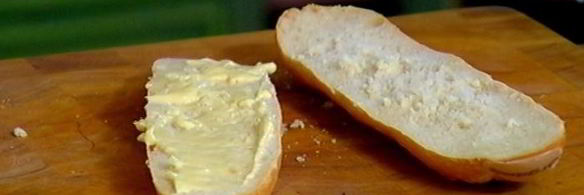 горячий бутерброд с тунцом, кукурузой и домашним майонезом