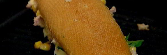 горячий бутерброд с тунцом, кукурузой и домашним майонезом