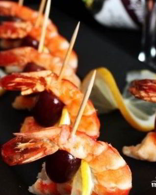 Маленькие бутерброды на палочке