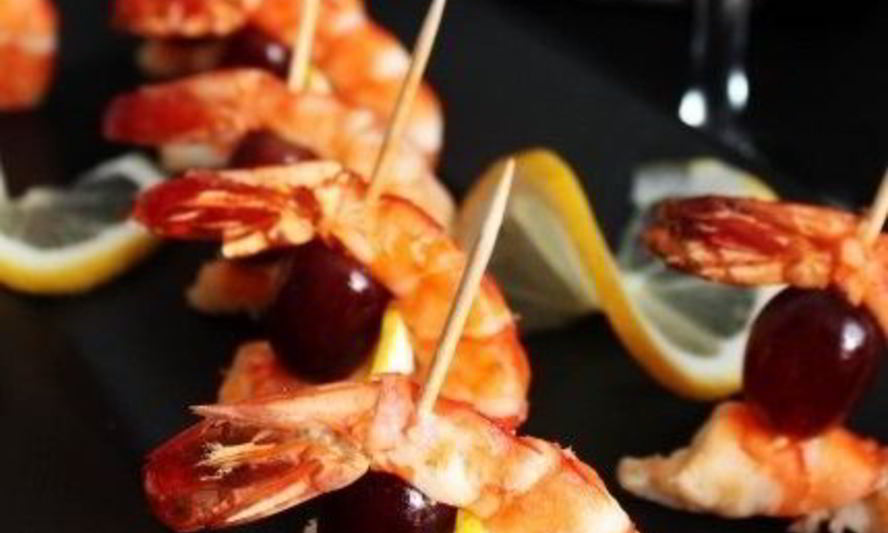 Рецепт маленьких бутербродов на палочке