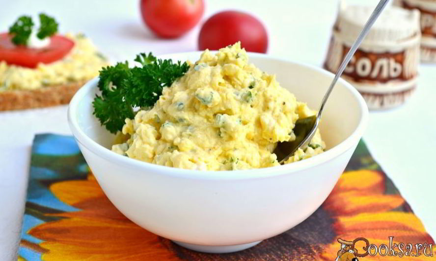 Рецепт намазки для бутербродов из вареных желтков и плавленого сыра