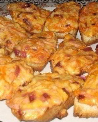 Простые горячие бутерброды в духовке