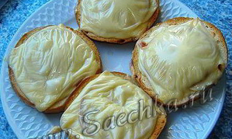 Рецепт самых простых горячих бутербродов с сыром