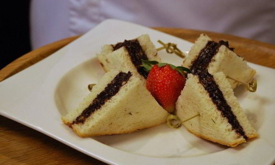 Рецепт сладкого бутерброда с ореховой пастой