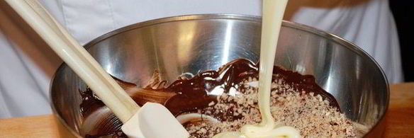 сладкий бутерброд с ореховой пастой