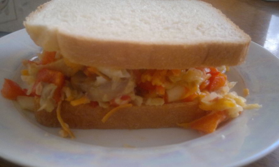 Рецепт вегетарианского бутерброда с овощами и грибами