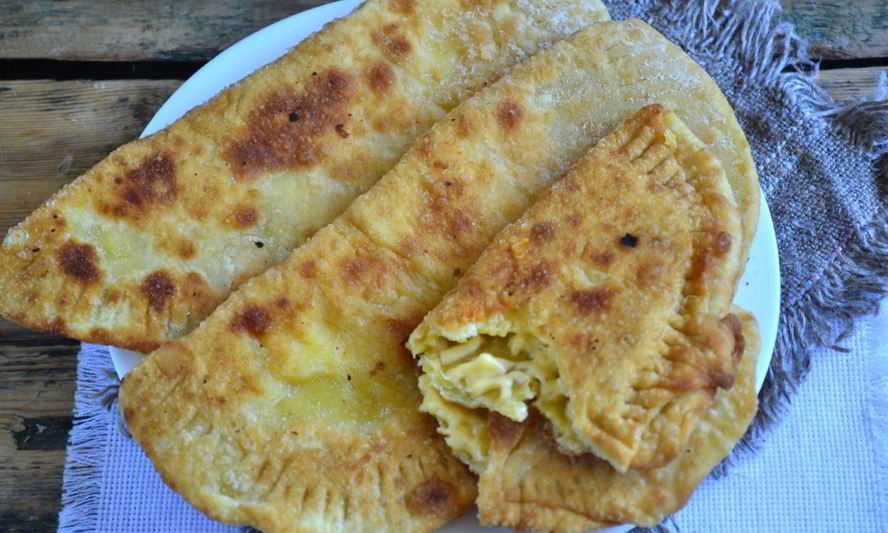 Рецепт чебуреков с сыром