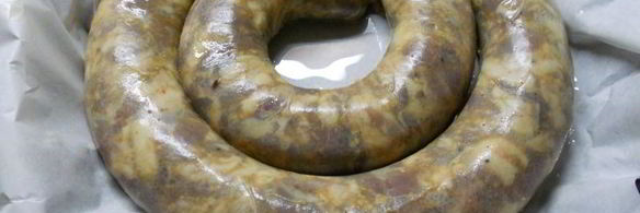 домашняя колбаса с французской горчицей и луком