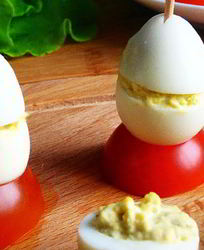 Фаршированные перепелиные яйца