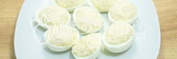 фаршированные яйца дед мороз