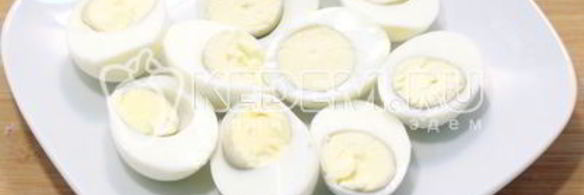 фаршированные яйца с икорно-горчичной начинкой