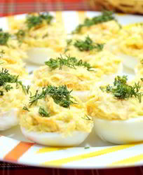 Фаршированные яйца с сыром