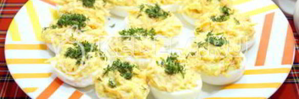 фаршированные яйца с сыром