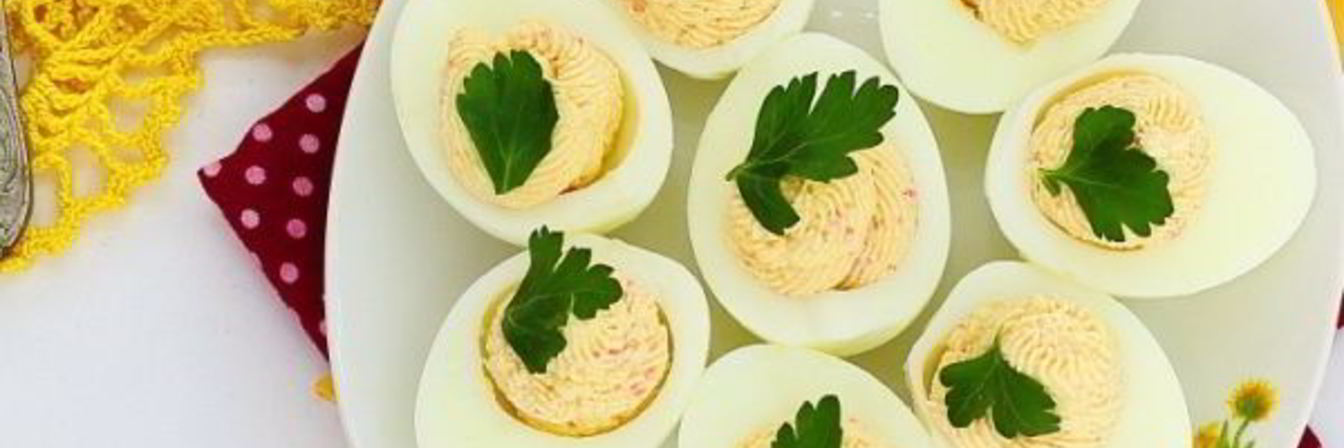 Яйца, фаршированные крабовыми палочками