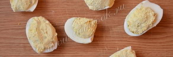 яйца фаршированные красной икрой