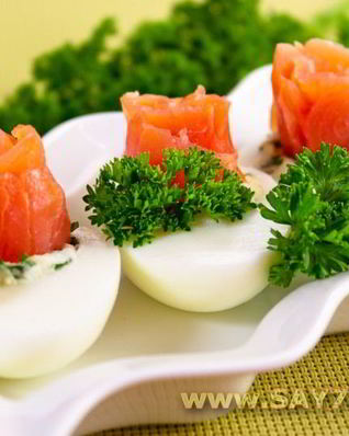 Яйца, фаршированные семгой