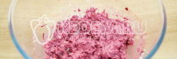 яйца, фаршированные свеклой и орехами