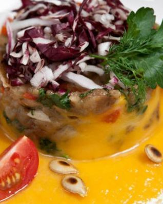 Баклажанная икра на тыквенном пюре