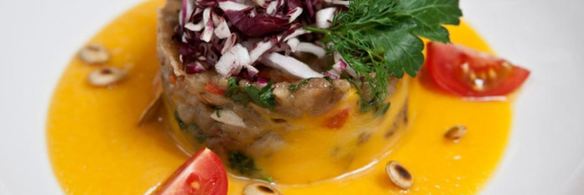 баклажанная икра на тыквенном пюре