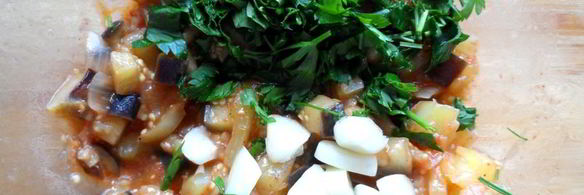 икра из баклажанов с болгарским перцем и чесноком