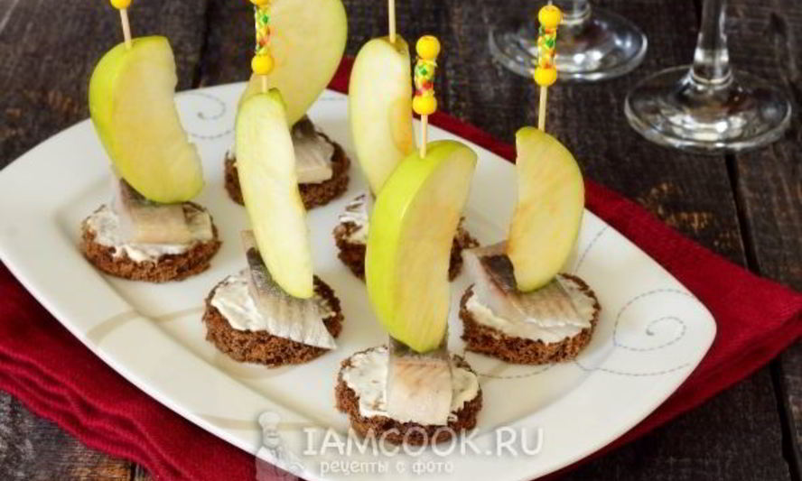 Рецепт канапе с сельдью