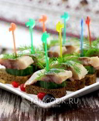 Канапе с селедкой