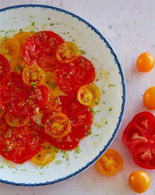 Карпаччо из помидоров с имбирно-цитрусовой заправкой