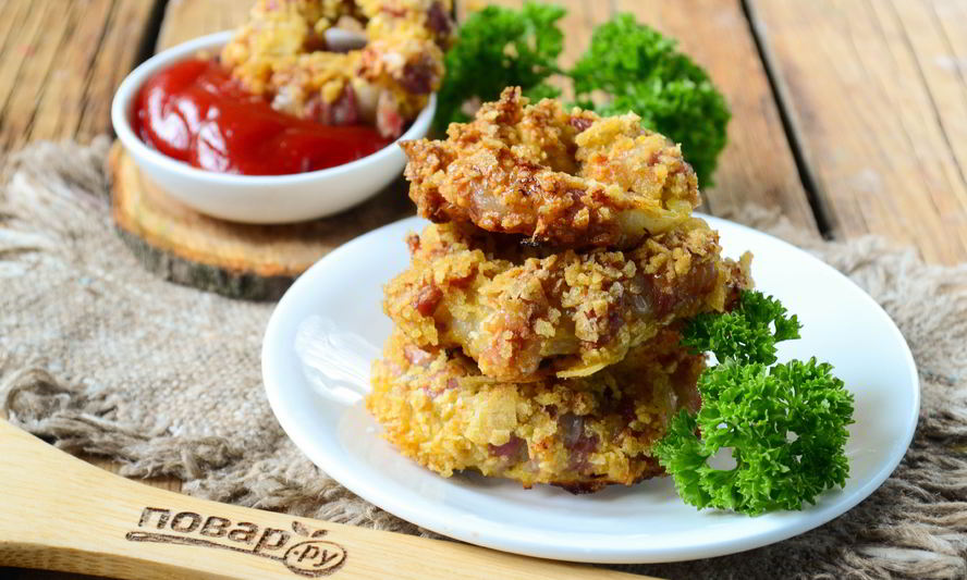 Рецепт луковых колец в беконе и панировке