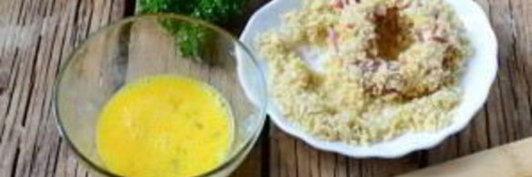 луковые кольца в беконе и панировке