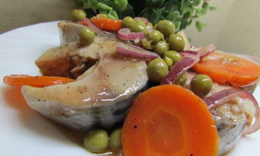 Рецепт маринованной скумбрии с овощами